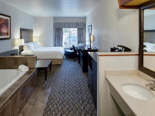Holiday Inn West Yellowstone an IHG Hotel - image 49