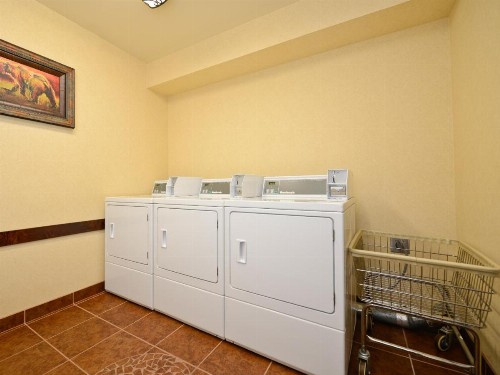 Yellowstone West Gate Hotel - image 22