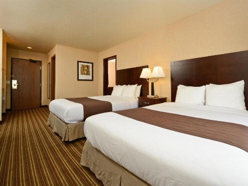 Yellowstone West Gate Hotel - image 30