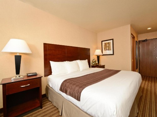 Yellowstone West Gate Hotel - image 32