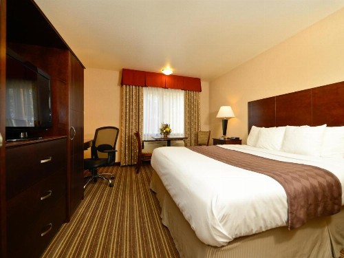 Yellowstone West Gate Hotel - image 38