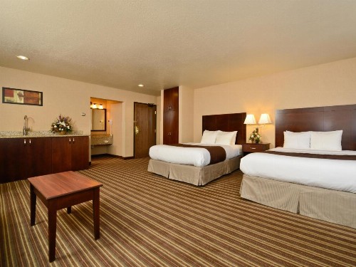 Yellowstone West Gate Hotel - image 41