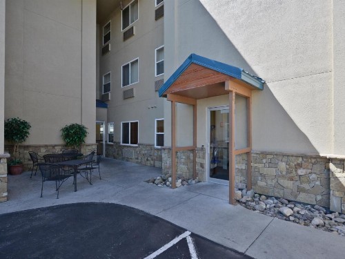 Yellowstone West Gate Hotel - image 42
