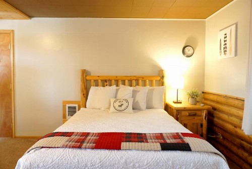 Moose Creek Inn - image 41