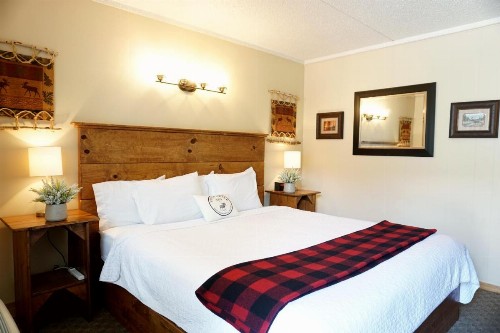 Moose Creek Inn - image 9