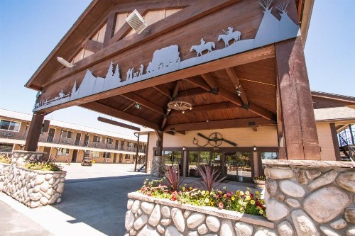 Brandin' Iron Inn - image 15