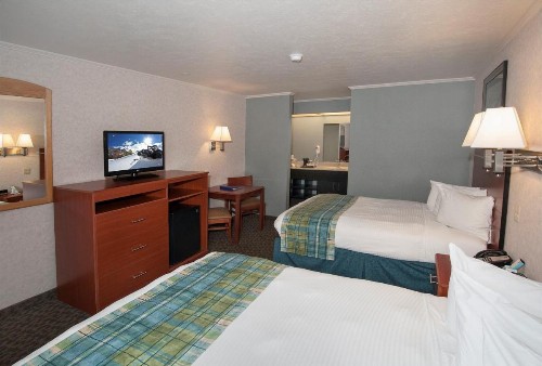 Brandin' Iron Inn - image 22