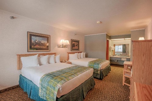 Brandin' Iron Inn - image 25