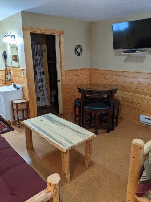 9 Bar W Cabins - image 22