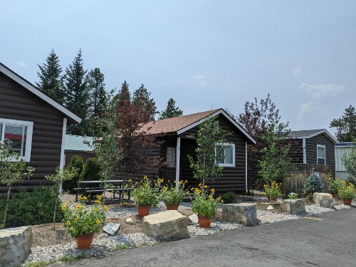 9 Bar W Cabins - image 23