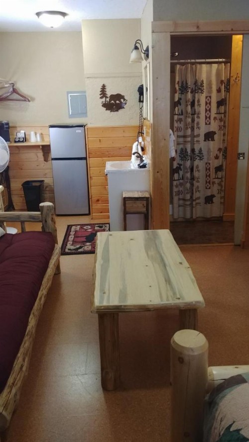 9 Bar W Cabins - image 43
