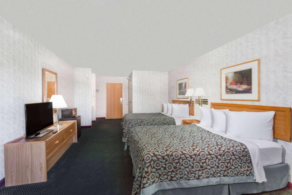 Days Inn by Wyndham West Yellowstone - image 5