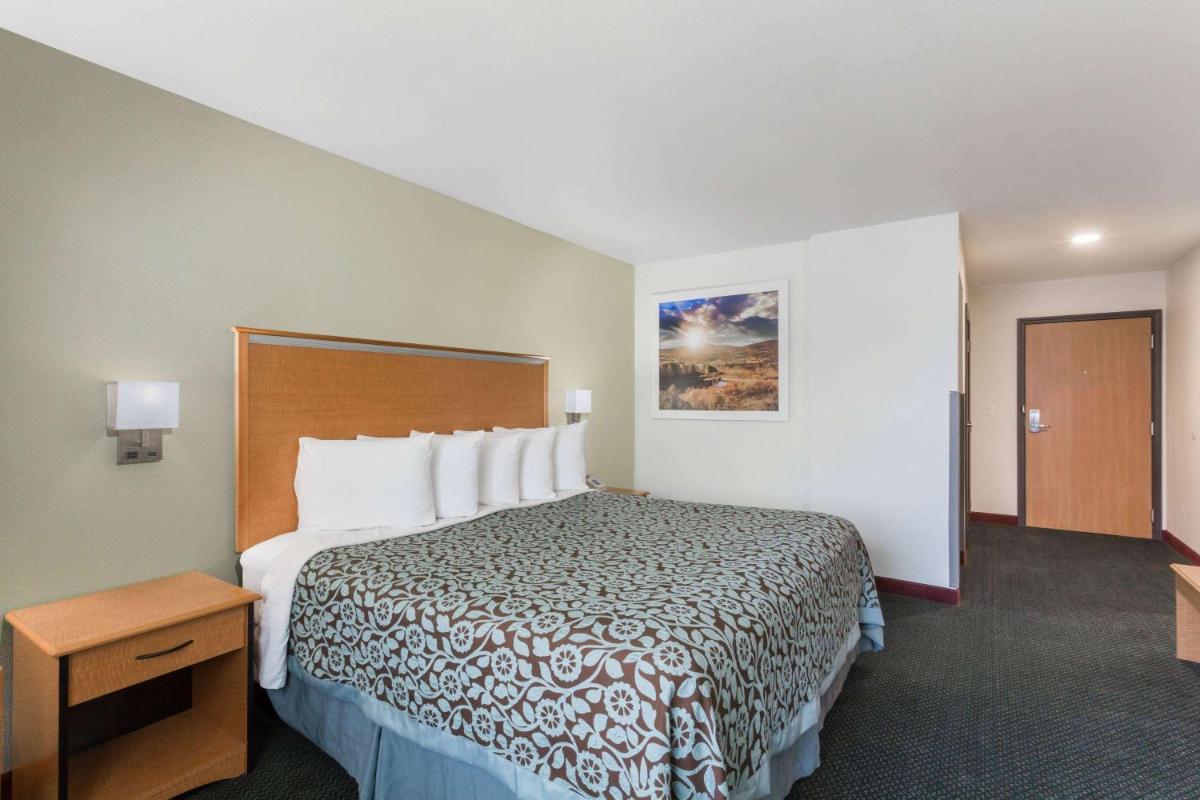 Days Inn by Wyndham West Yellowstone - image 6