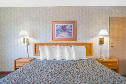 Days Inn by Wyndham West Yellowstone - image 8
