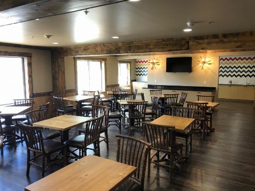 Clubhouse Inn - image 11