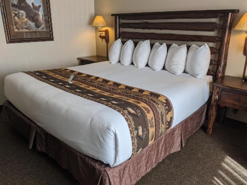 Clubhouse Inn - image 25