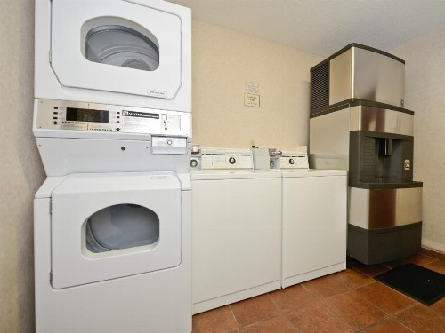 Clubhouse Inn - image 35