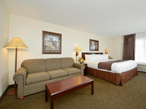 Clubhouse Inn - image 36