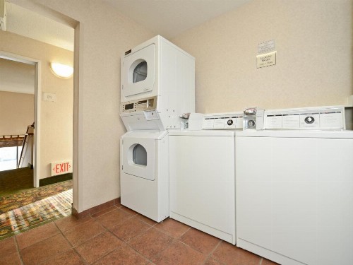 Clubhouse Inn - image 39