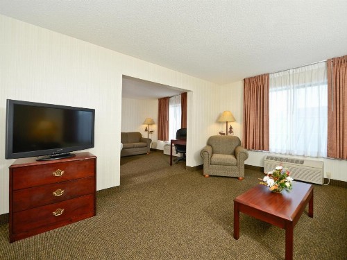 Clubhouse Inn - image 41