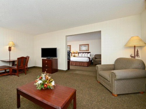 Clubhouse Inn - image 42