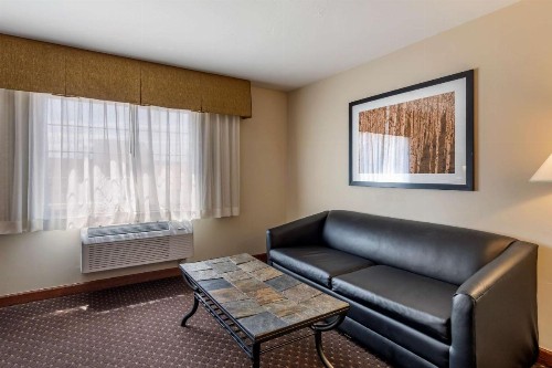 Best Western Desert Inn - image 13