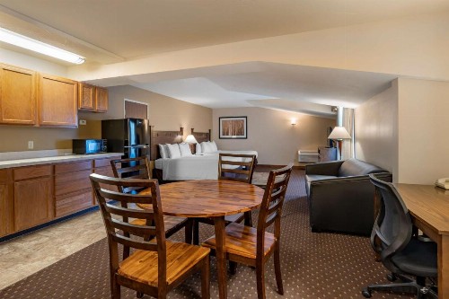 Best Western Desert Inn - image 24