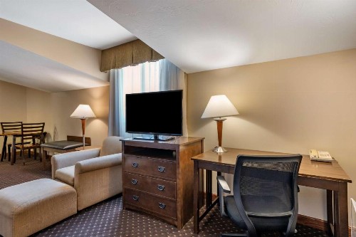 Best Western Desert Inn - image 26