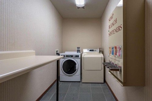 Best Western Desert Inn - image 30