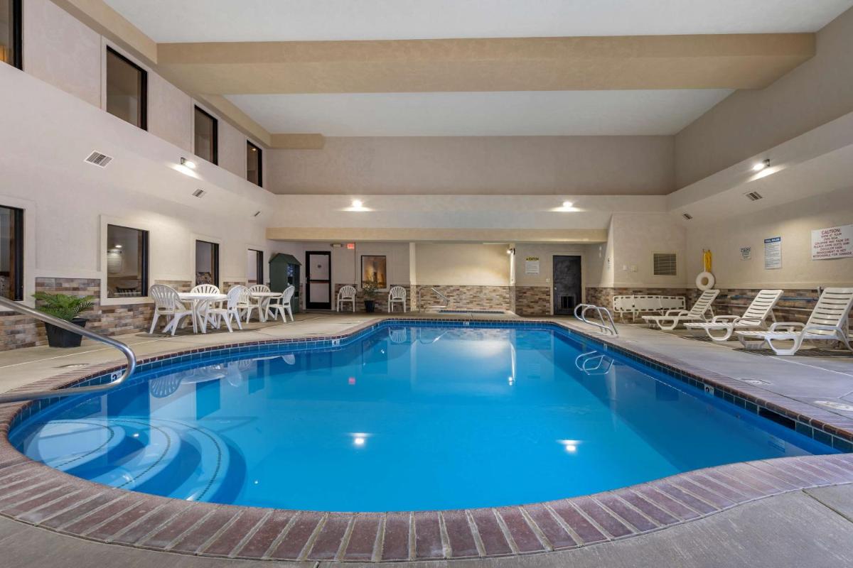 Best Western Desert Inn - image 7