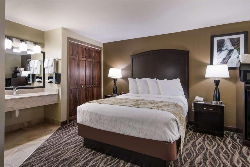 Best Western Weston Inn - image 11