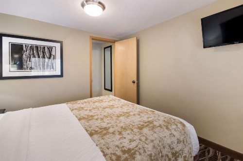 Best Western Weston Inn - image 13