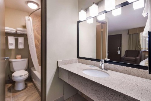Best Western Weston Inn - image 20