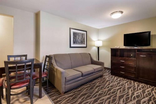Best Western Weston Inn - image 9