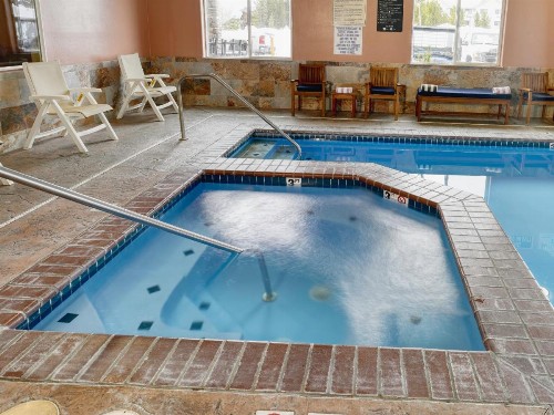 Yellowstone Park Hotel - image 13