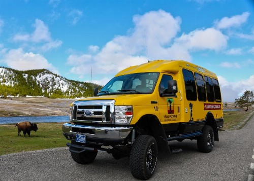 Yellowstone Park Hotel - image 31
