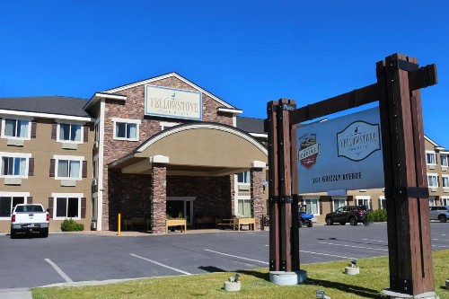 Yellowstone Park Hotel - image 37