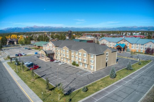 Yellowstone Park Hotel - image 45
