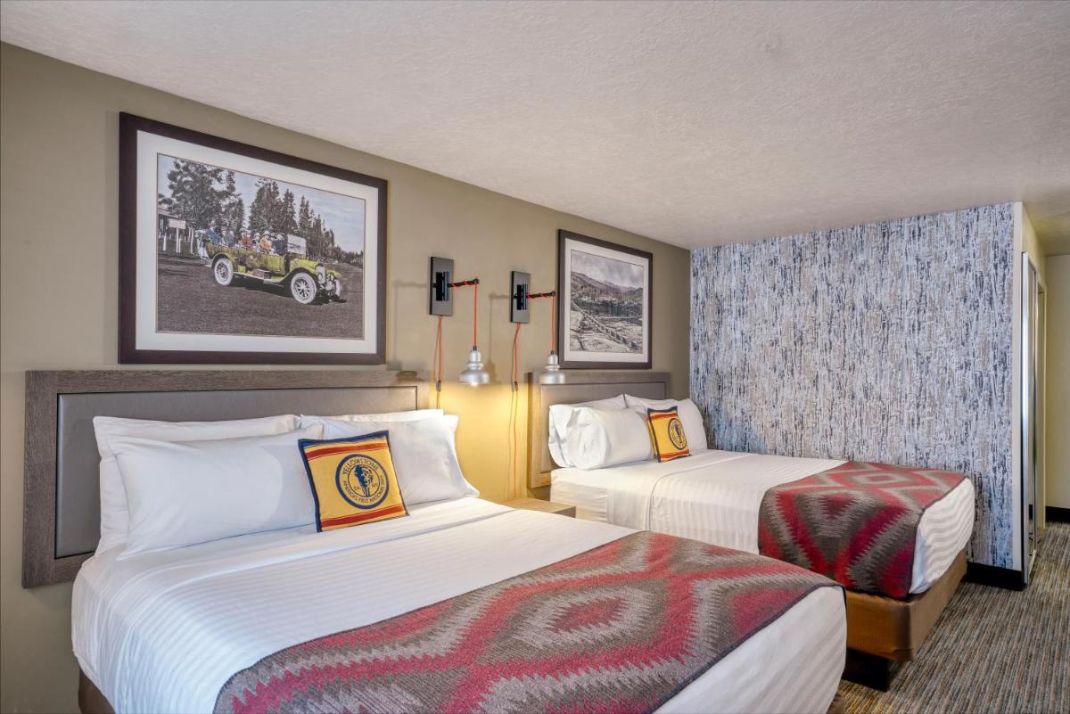 Yellowstone Park Hotel - image 6