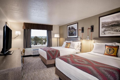 Yellowstone Park Hotel - image 8