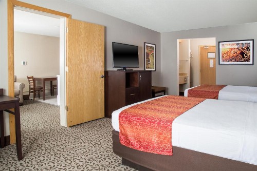 Gray Wolf Inn & Suites - image 14