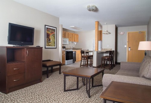 Gray Wolf Inn & Suites - image 23