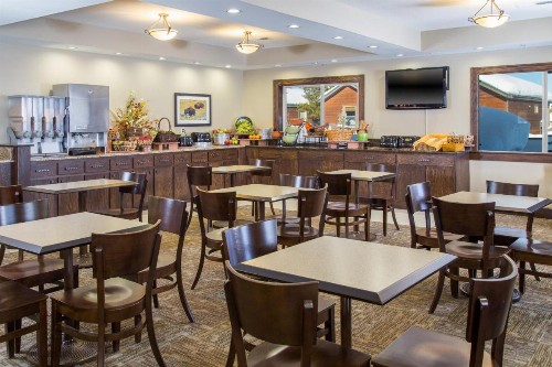 Gray Wolf Inn & Suites - image 28