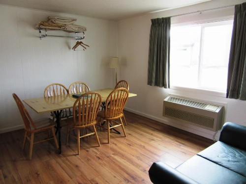 Yellowstone Country Inn - image 13