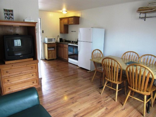 Yellowstone Country Inn - image 17