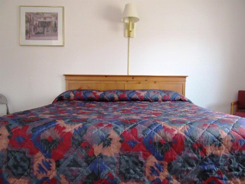 Yellowstone Country Inn - image 29
