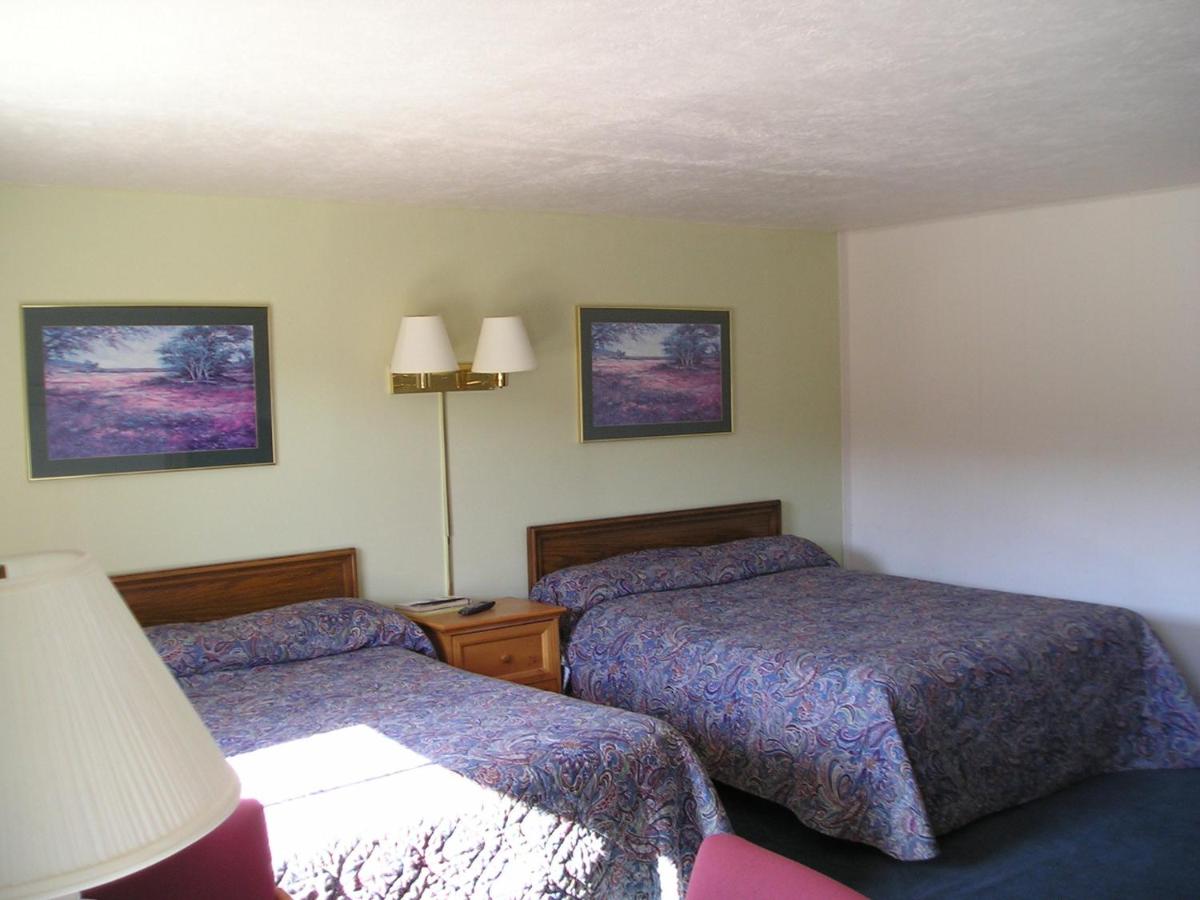 Yellowstone Country Inn - image 3