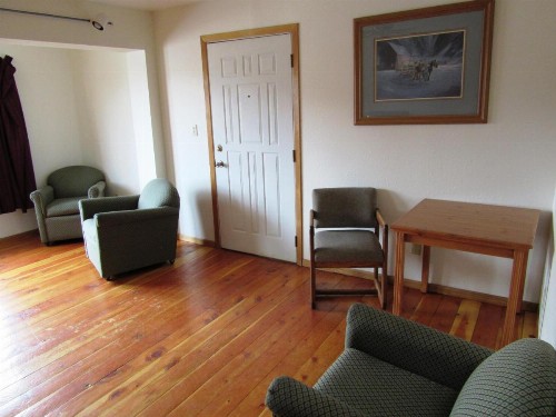 Yellowstone Country Inn - image 32