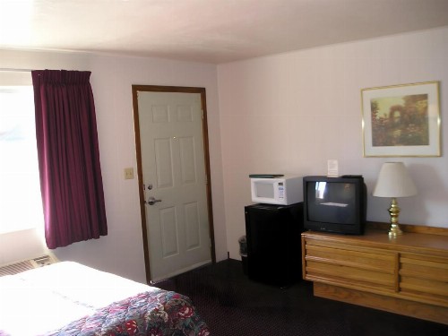 Yellowstone Country Inn - image 45