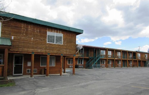 Yellowstone Country Inn - image 9